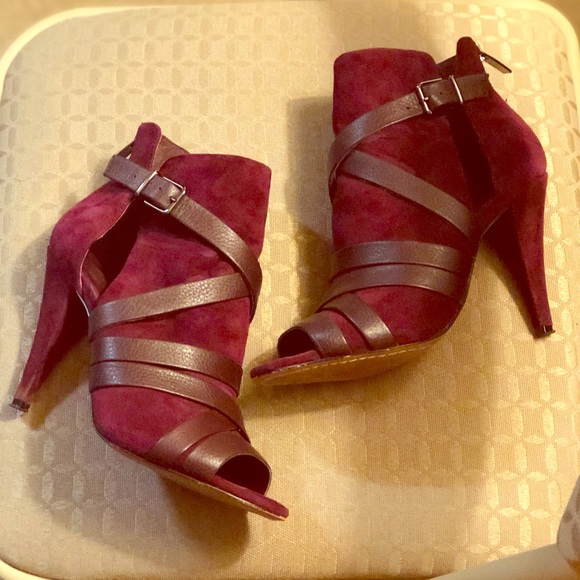 Cutout leather/suede booties. - Picture 2 of 7